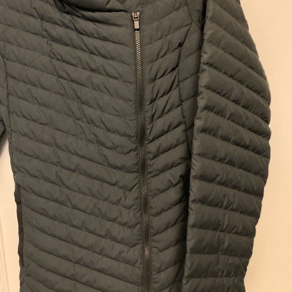 Athleta Asymmetrical Zippered -Lightweight Puffy Jacket-Grey Size M - Picture 3 of 11
